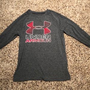 boys medium long sleeve under armour t-shirt